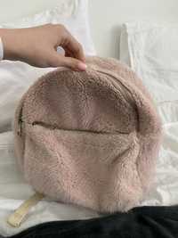 Рожевий пухнастий рюкзак