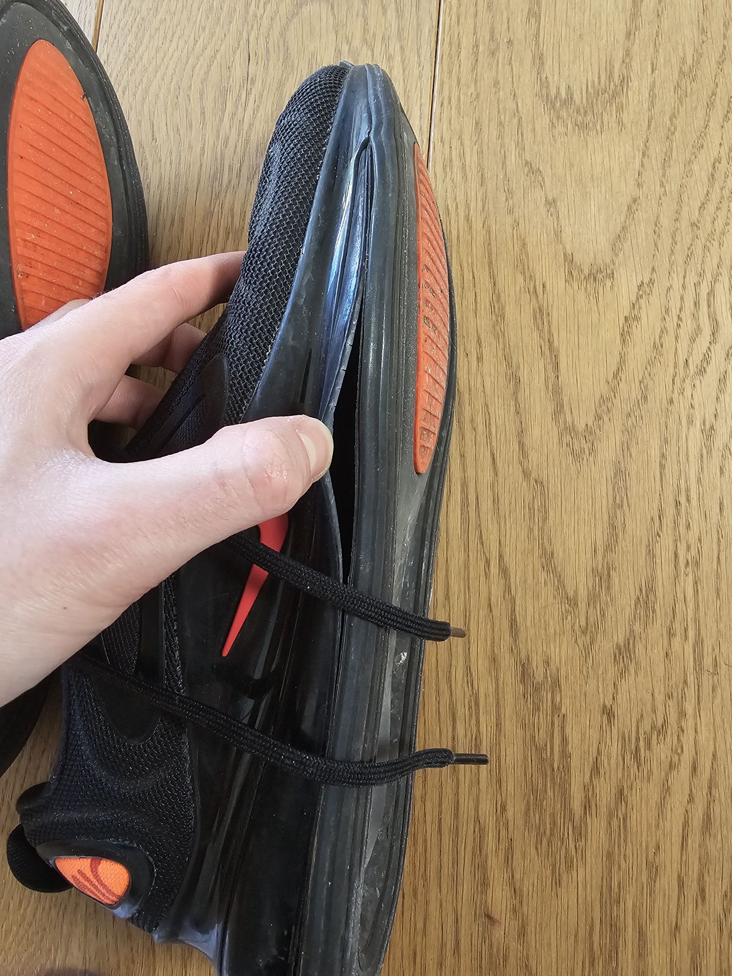 Buty Nike Air Max 720 Black Crimson r44