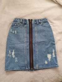 Jeansowa spódnica z zamkiem z przodu