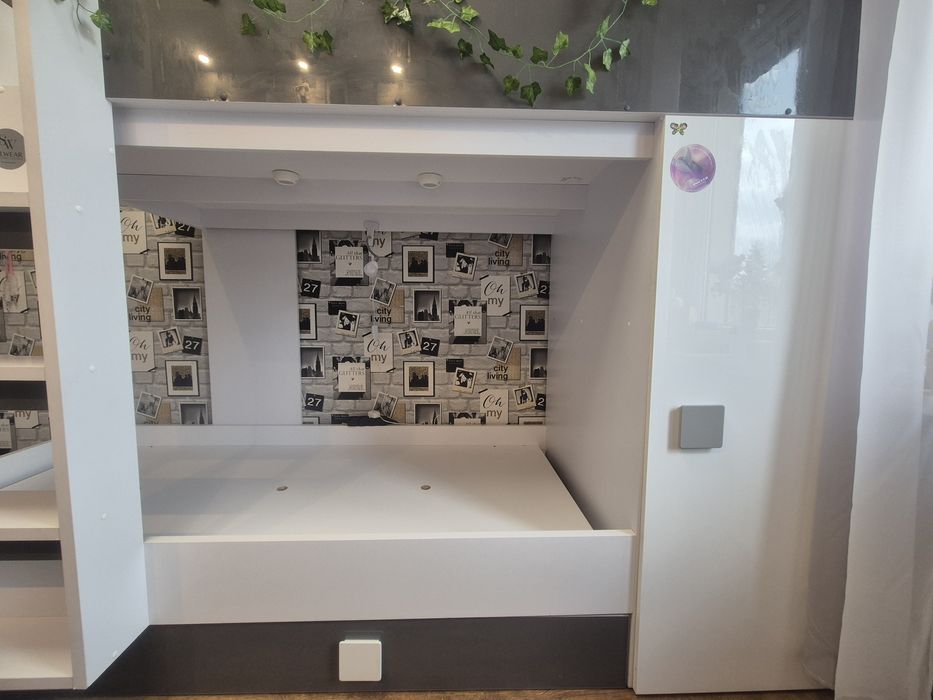 Łóżko antresola z drabinką