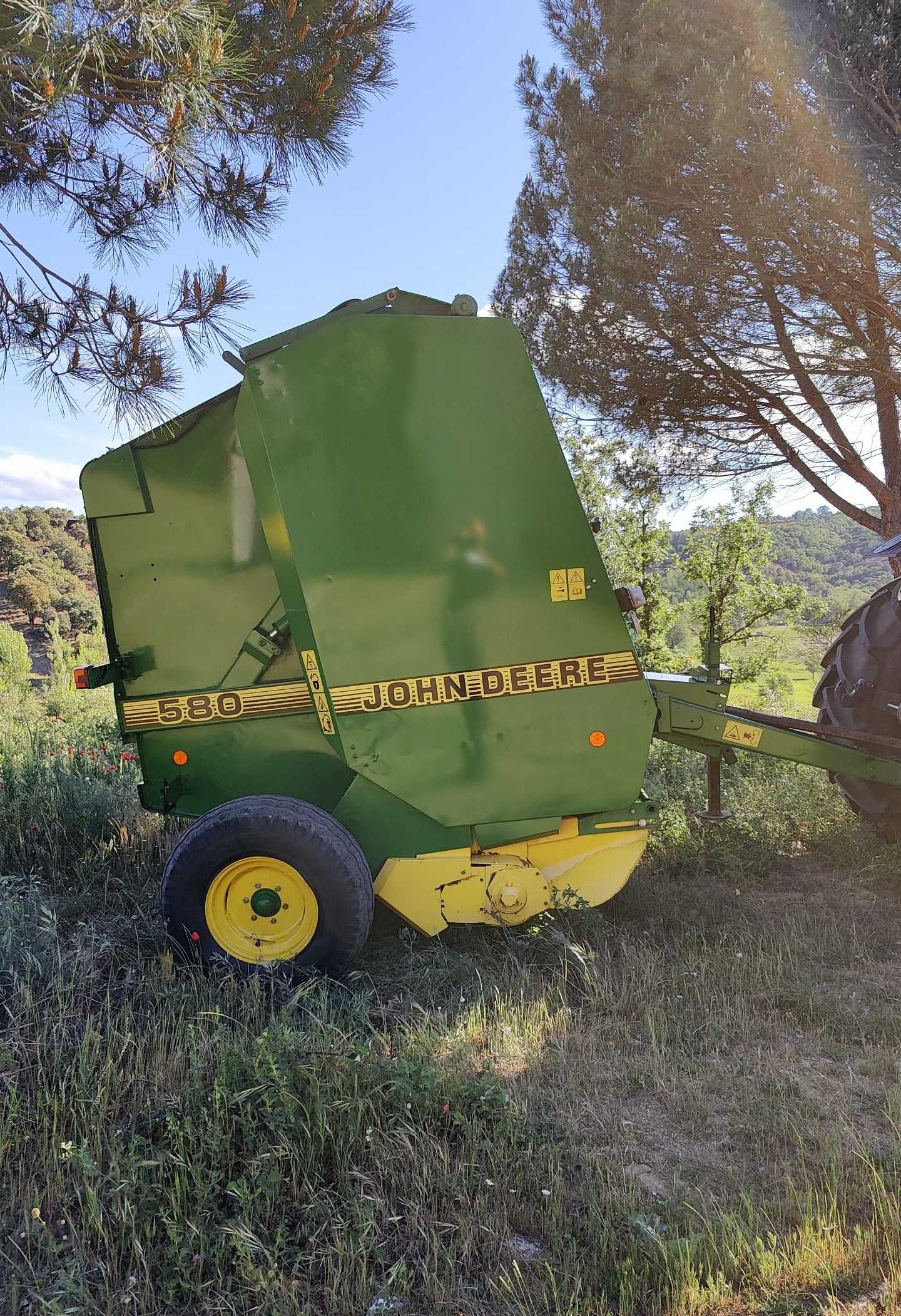 John Deere enfardadeira