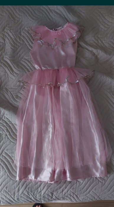 Strój sukienka księżniczki r. 116