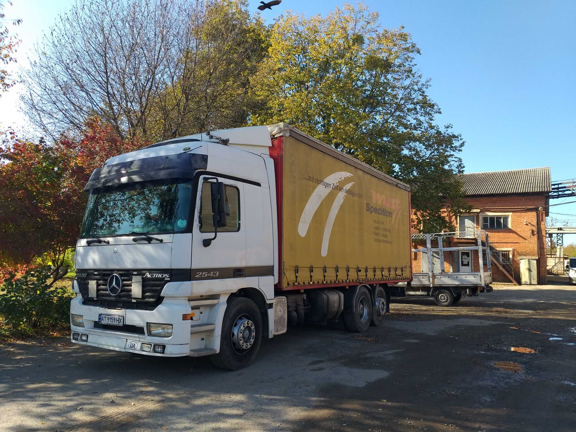 Mercedes-Benz Actros 2543, тент-штора, 15т, з лінивцем