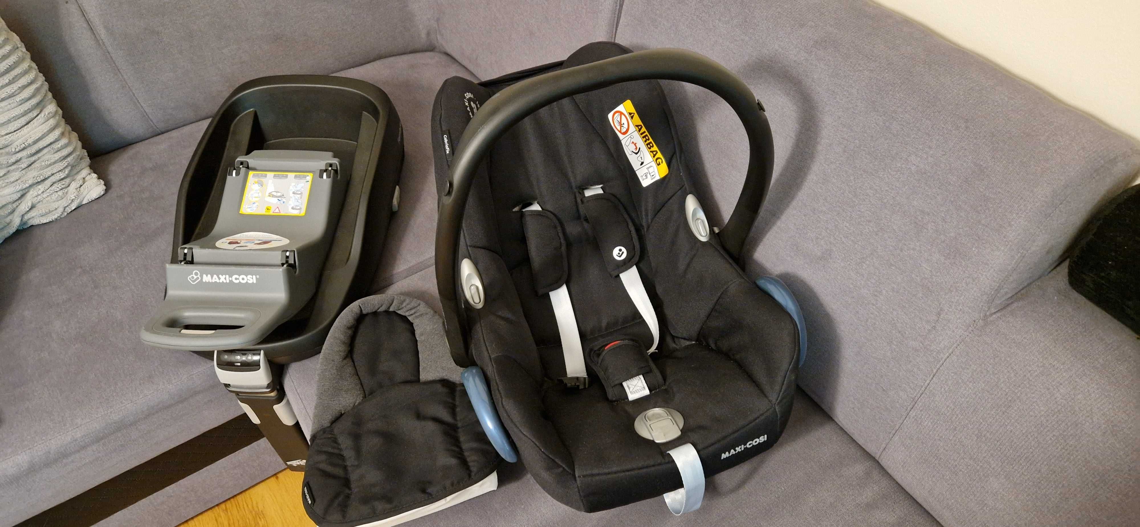 Maxi cosi-nosidełko Cabriofix, baza Familyfix, wkładka dla niemowlaka