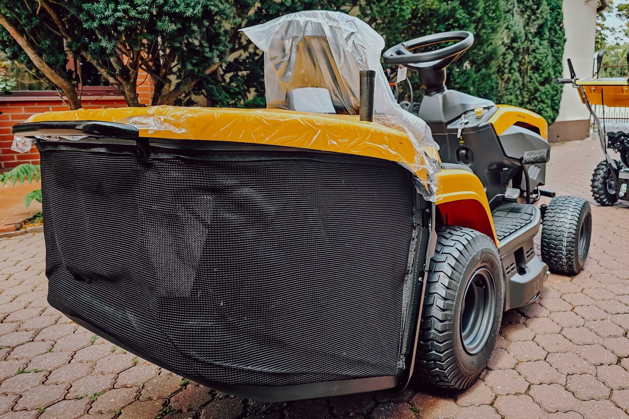 Traktor ogrodowy Estate 384