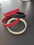 Pulseiras da Nike e Skulk