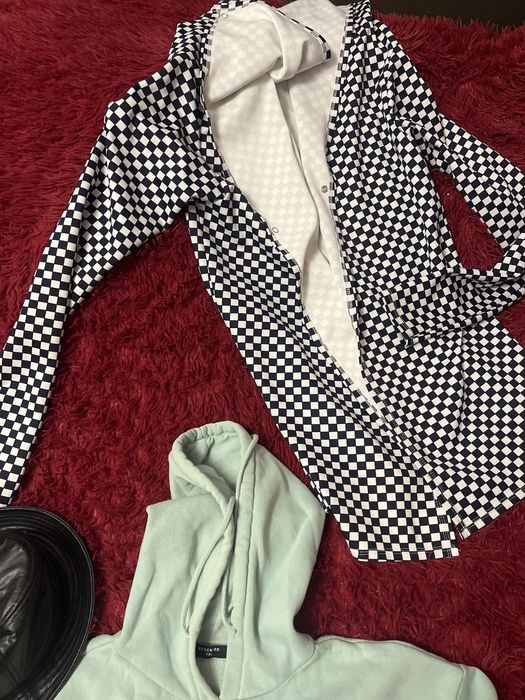 Віддам жіночі речі