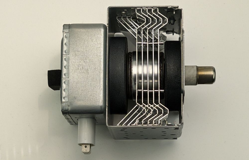 Магнетрон потужний M24B111H