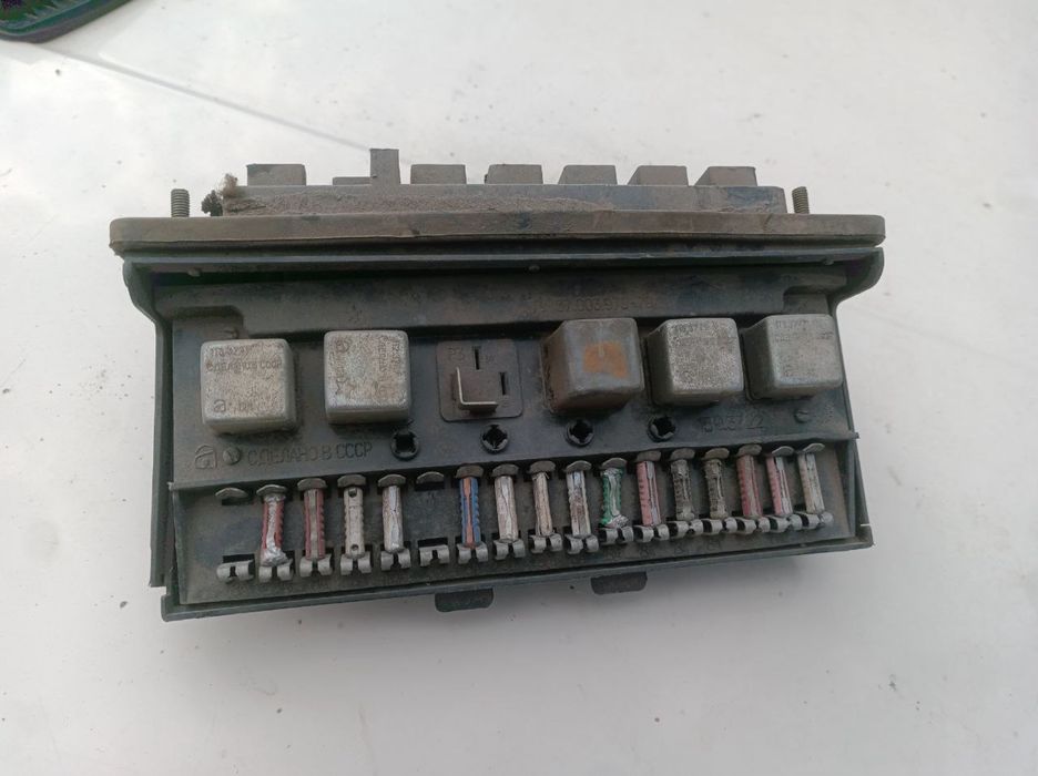 Блок предохранителей Ваз 2101-2107Предохранители Ваз 2106 жигули