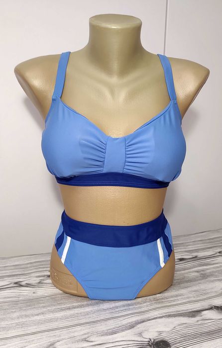 Якісний купальник блакитний високі трусики р.48 бюст С роздільний