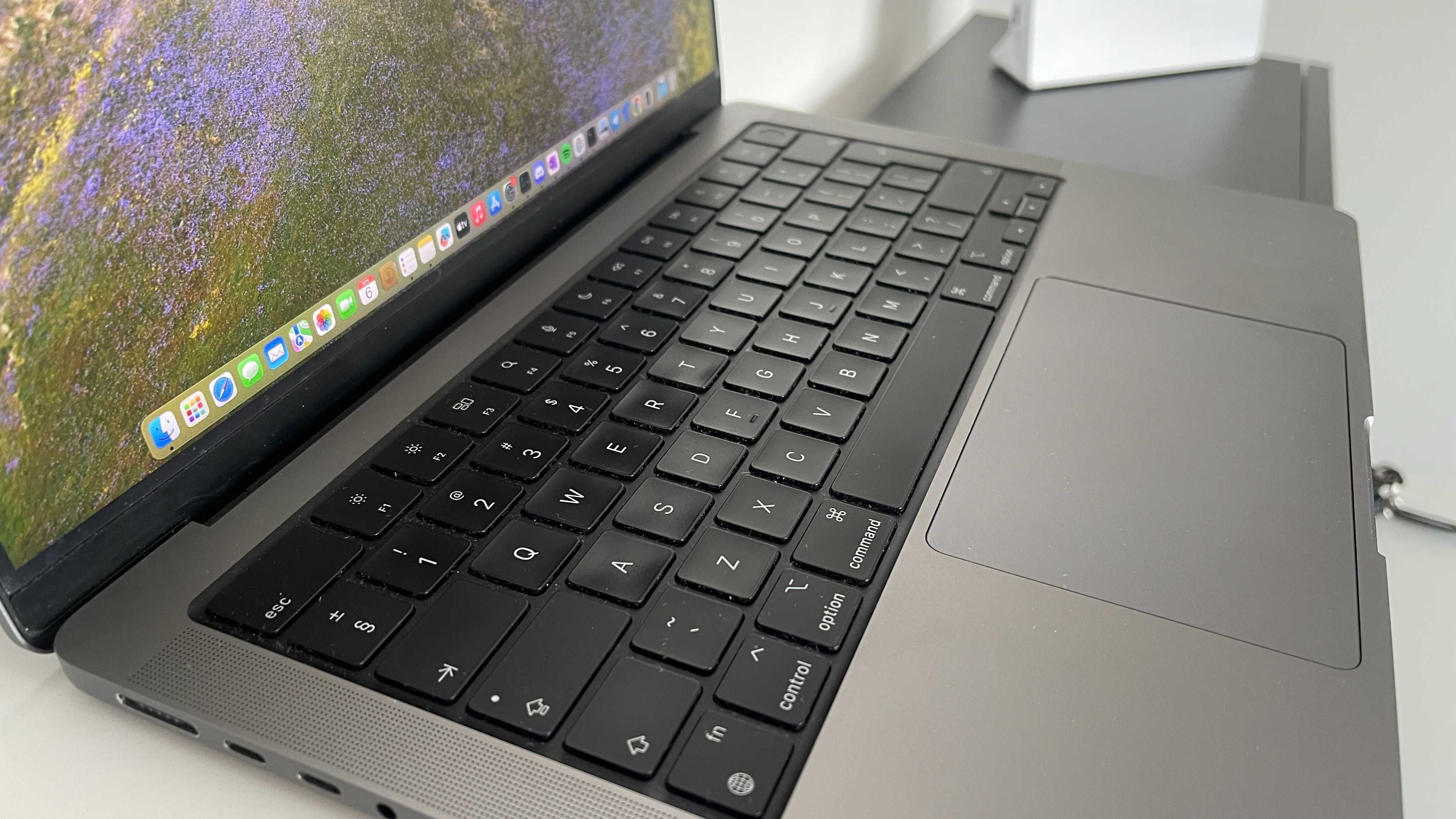 Apple MacBook Pro 14” M1 Pro | Stan Idealny + Folia Matowa | Okazja!