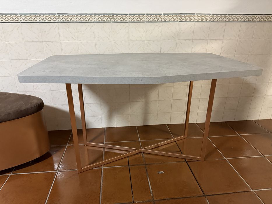 Mesa decorativo, pes em cobre