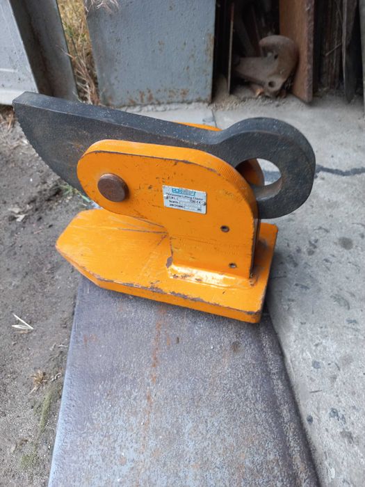 Захват по металу 2,5 т.