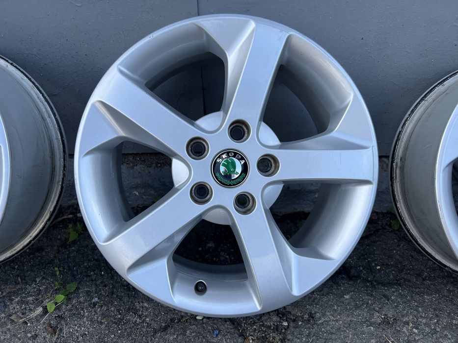 Оригінальні диски Skoda r16 5*112 Octavia A5 Volkswagen Golf Caddy