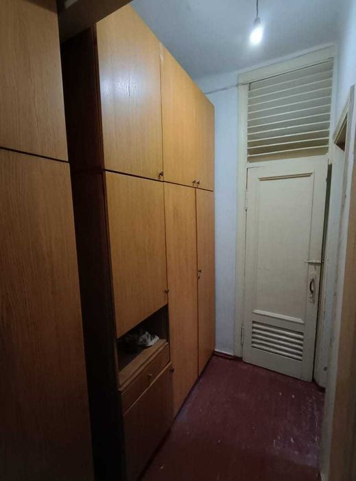 Шафи (високі) у вітальню