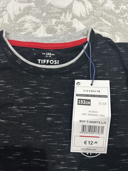 Conjunto de duas camisolas para menino