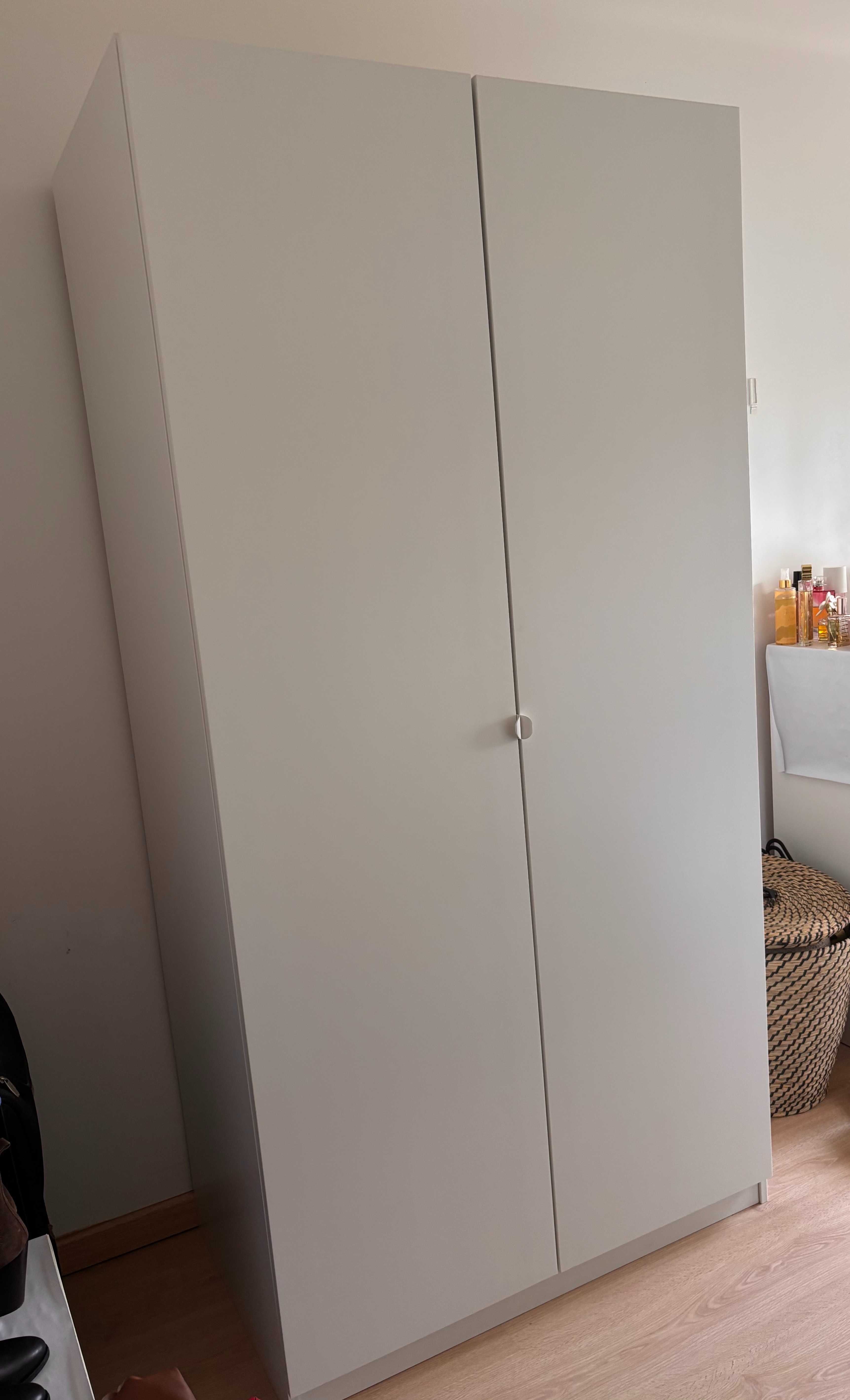 Roupeiro branco IKEA sistema PAX + komplement
