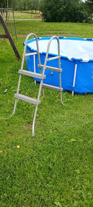 Drabinka do basenu