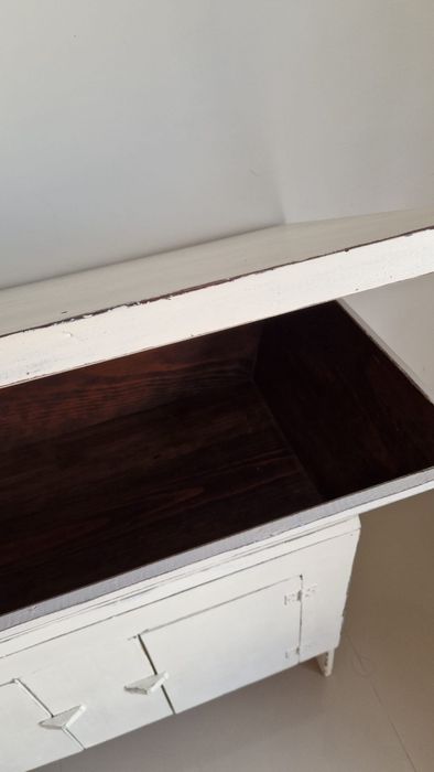 Movel aparador / masseira do pão