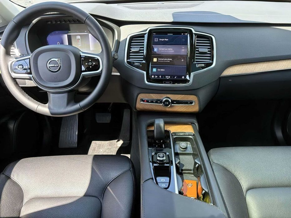 Volvo XC90      2023