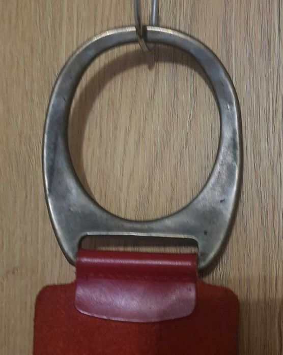 Makalu Pasek Czerwony z Szeroką Metalową Klamrą