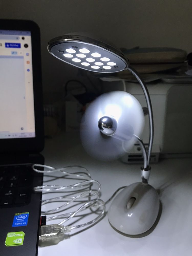 Luz e ventoinha para computador