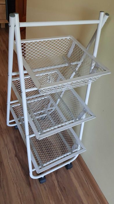 Półki regał na kółkach