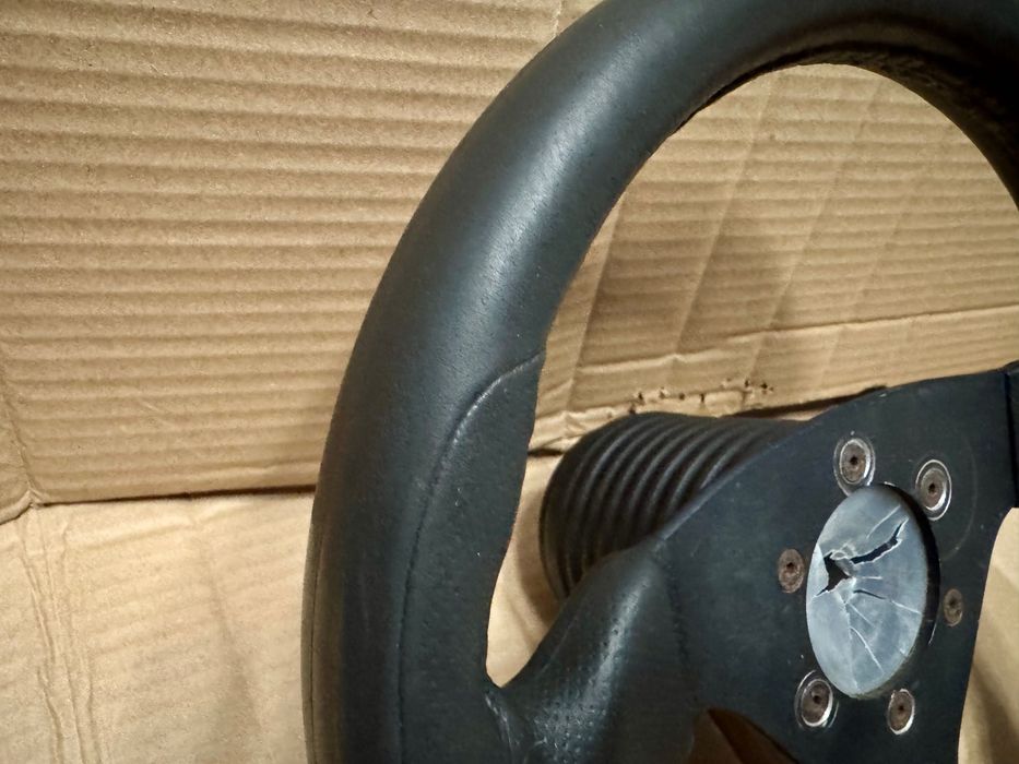 Volante desportivo OMP