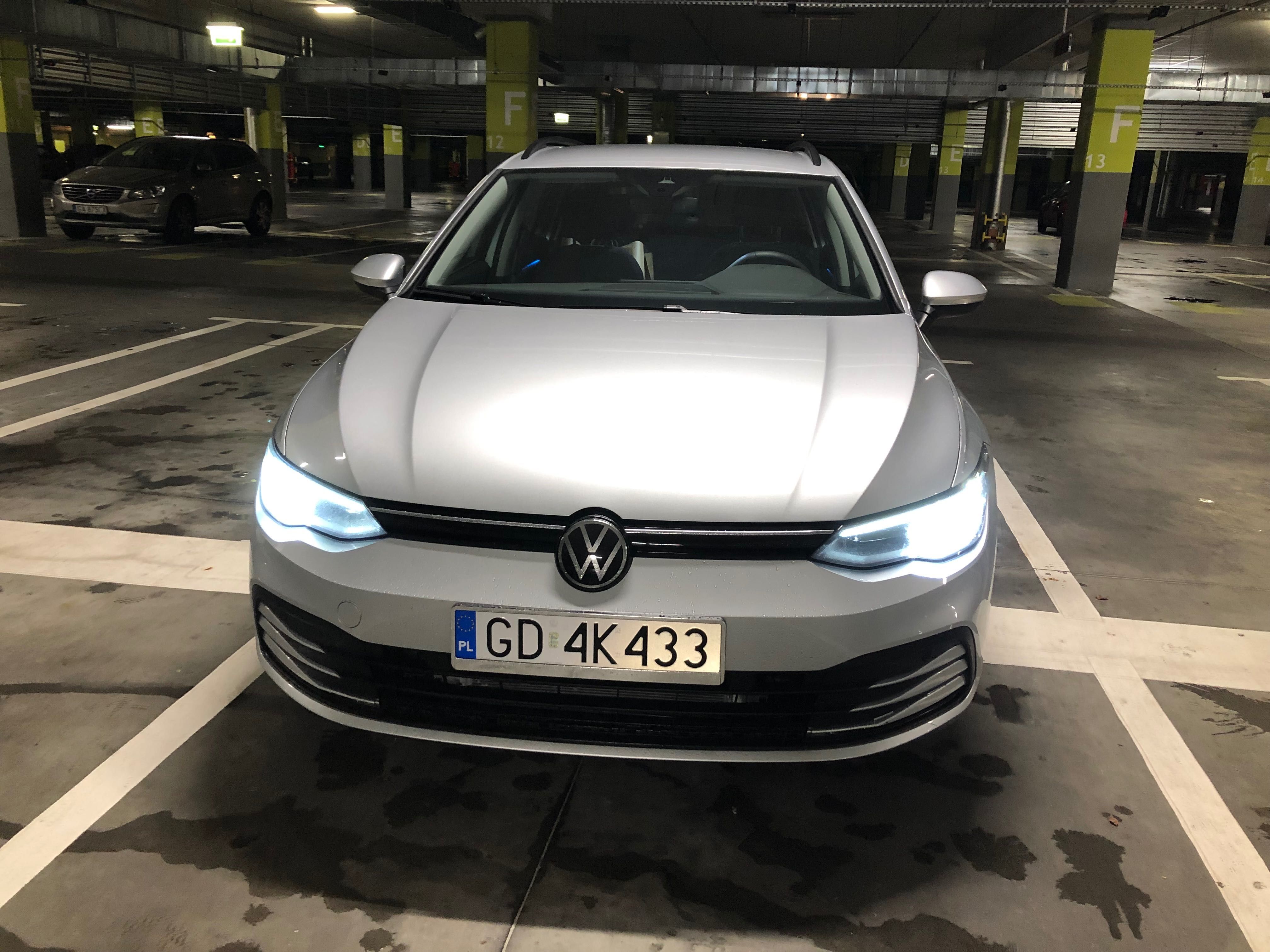 VW Golf 8 1.5 eTSI 2023 niski przebieg zadbany GWARANCJA