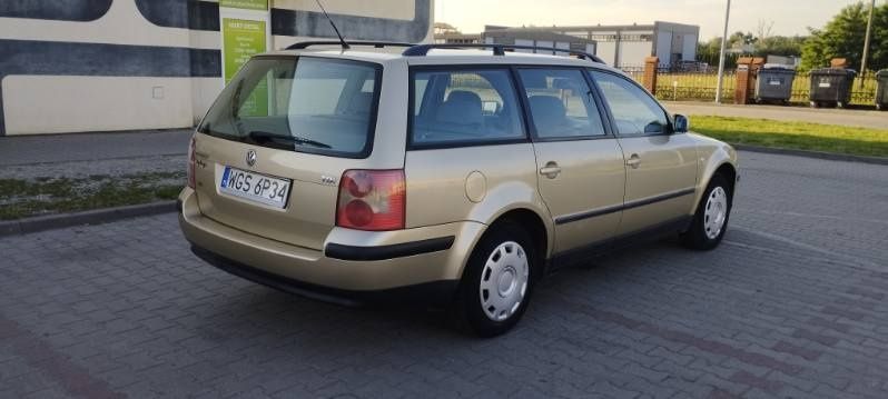 *VW-*PASSAT*1,9 TDI-2003R**Polecam**