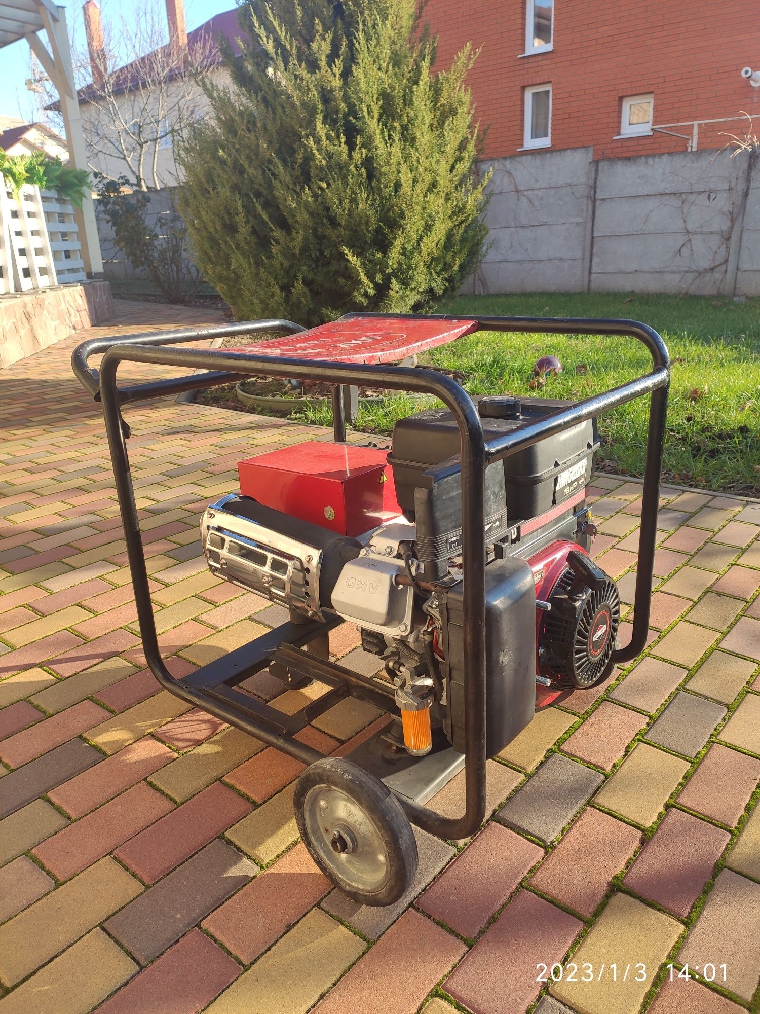 Продам генератор  4-5 кВт.  BRIGGS & STRATTON