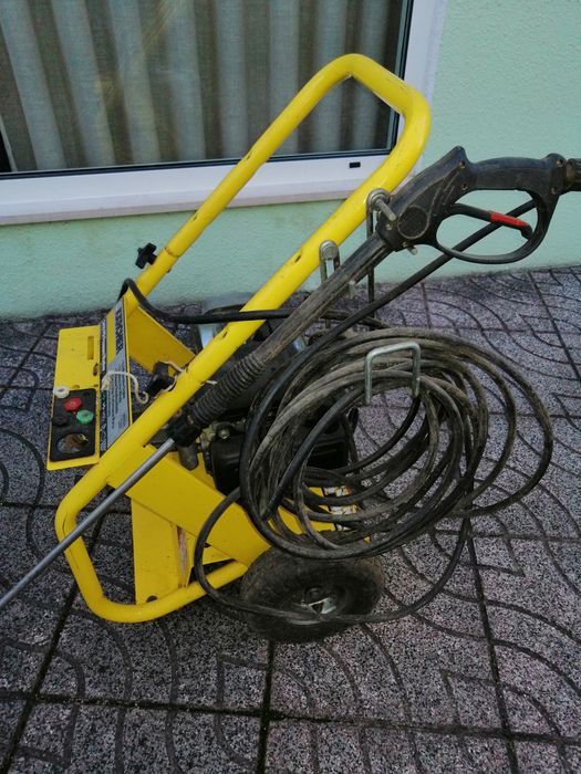 Máquina lavar a pressão