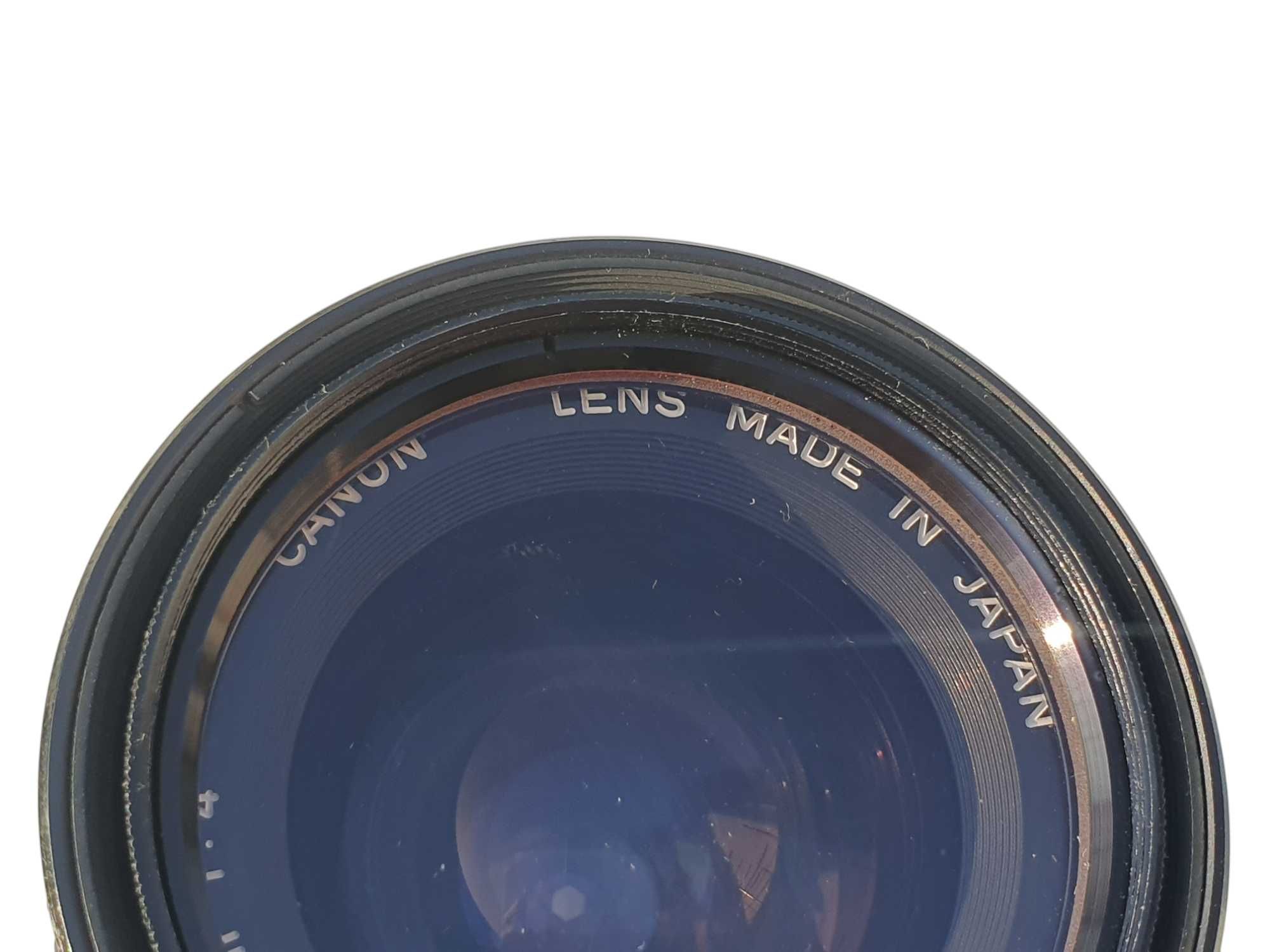 Stary obiektyw Canon Zoom Lens FD 35-70mm f/4 wraz z filtrem BEWETAR