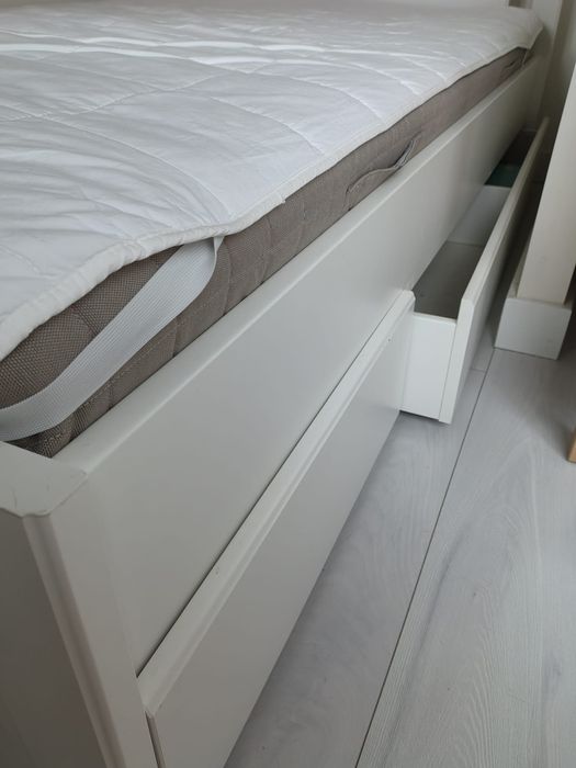 Łóżko Ikea Songesand 140x200 z materacem, ochraniaczem i stelażem