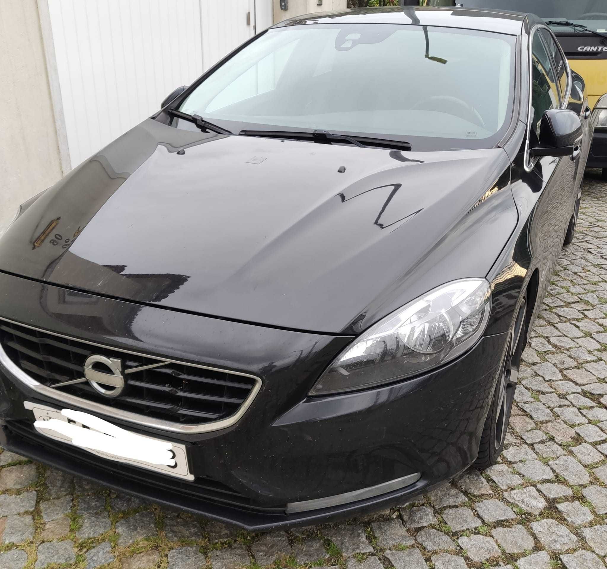 volvo v40 para peças muito material ainda disponivel