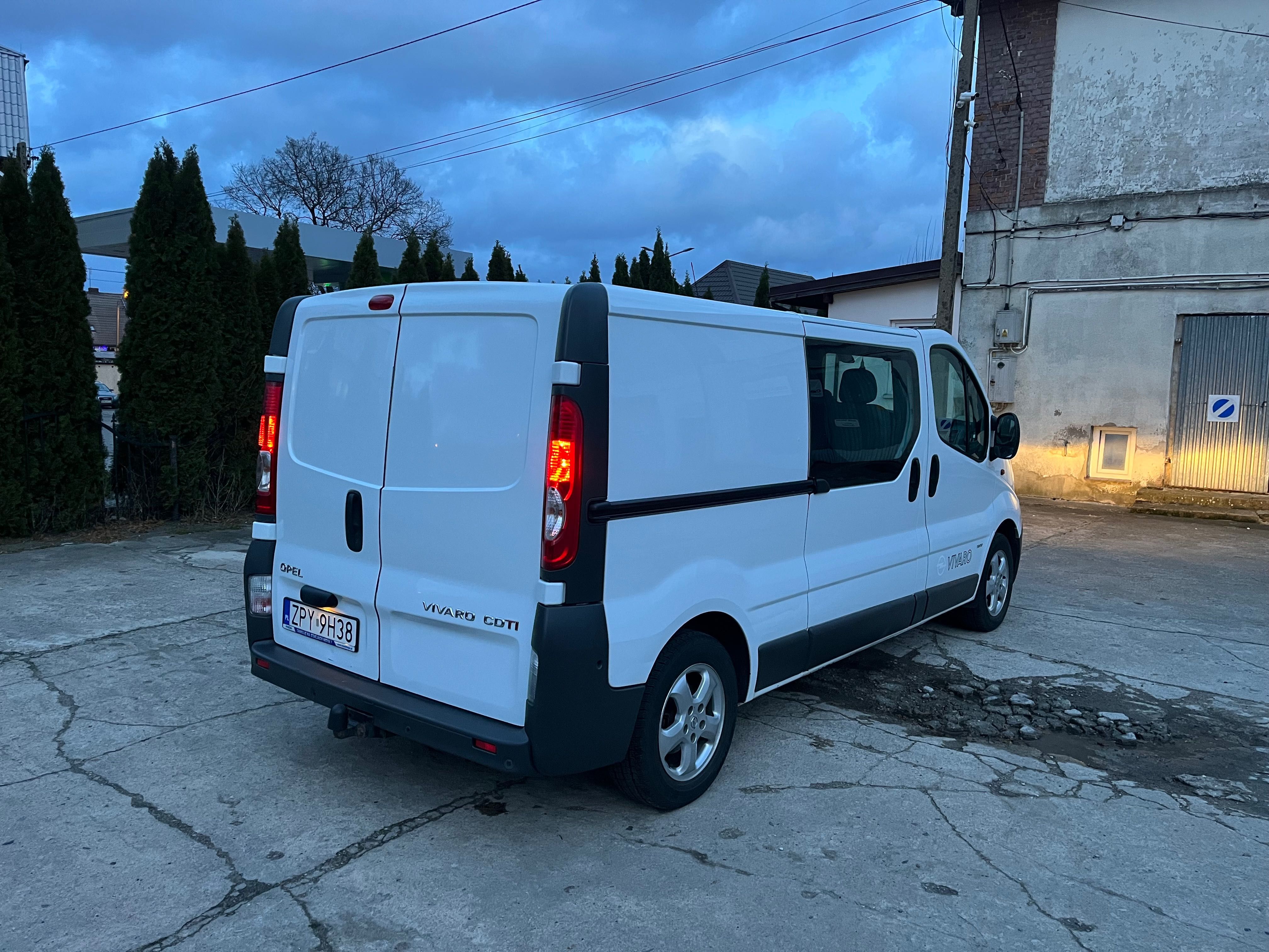 Opel Vivaro Trafic Primaster brygadówka