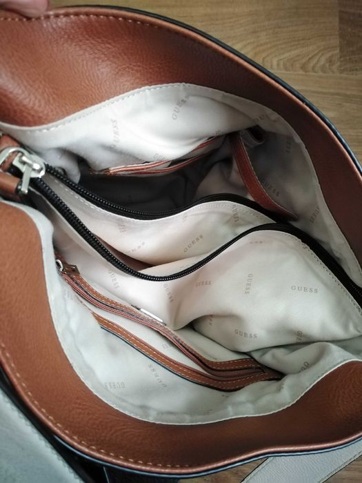 Mala de ombro/mão GUESS®