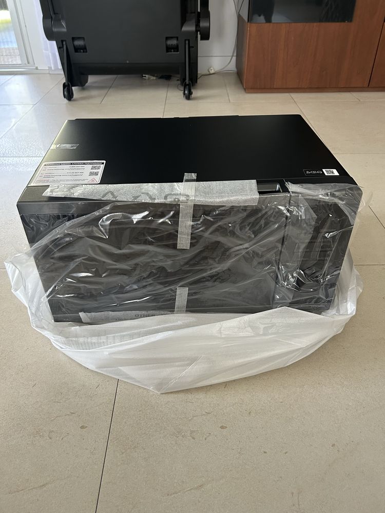 Nowa mikrofalówka Samsung Grill Fry, w opakowaniu