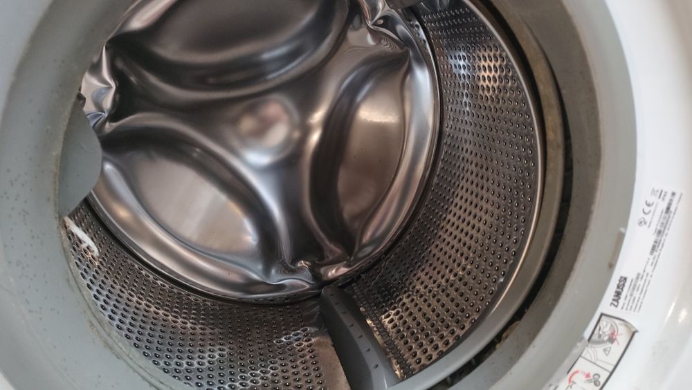 Máquina de lavar roupa Zanussi.