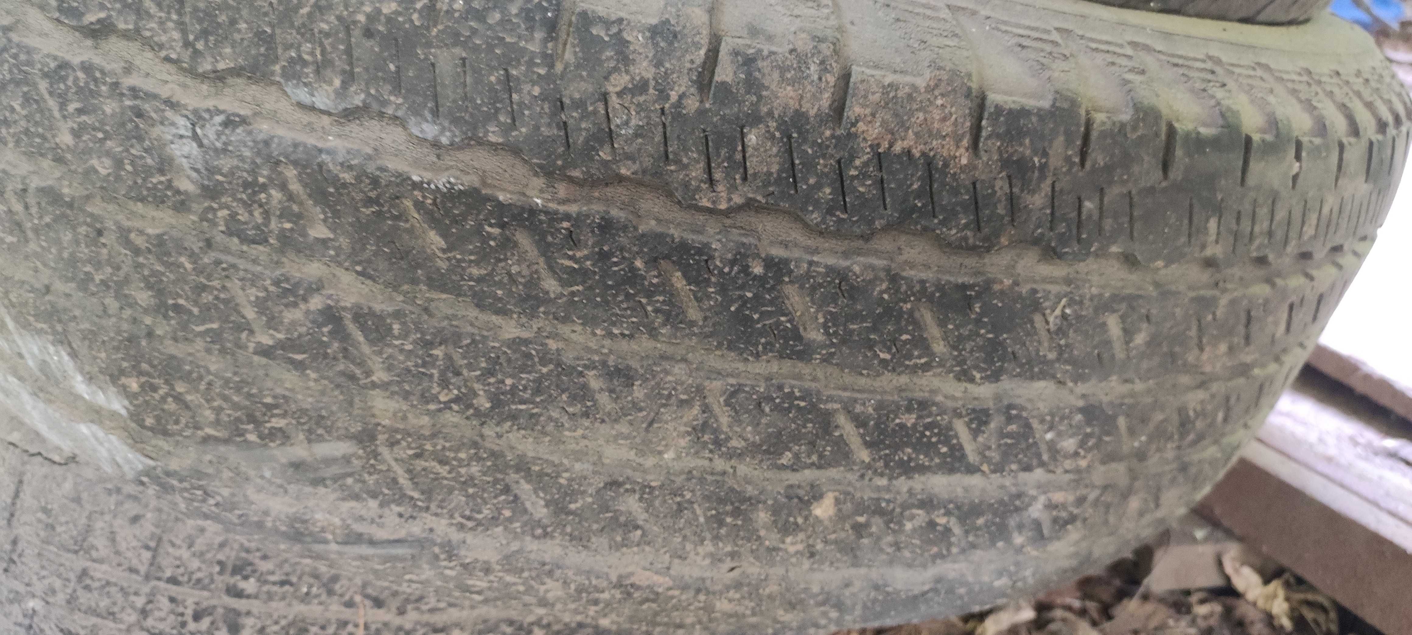 Покришки 4 штуки 235/75 R15 109Т