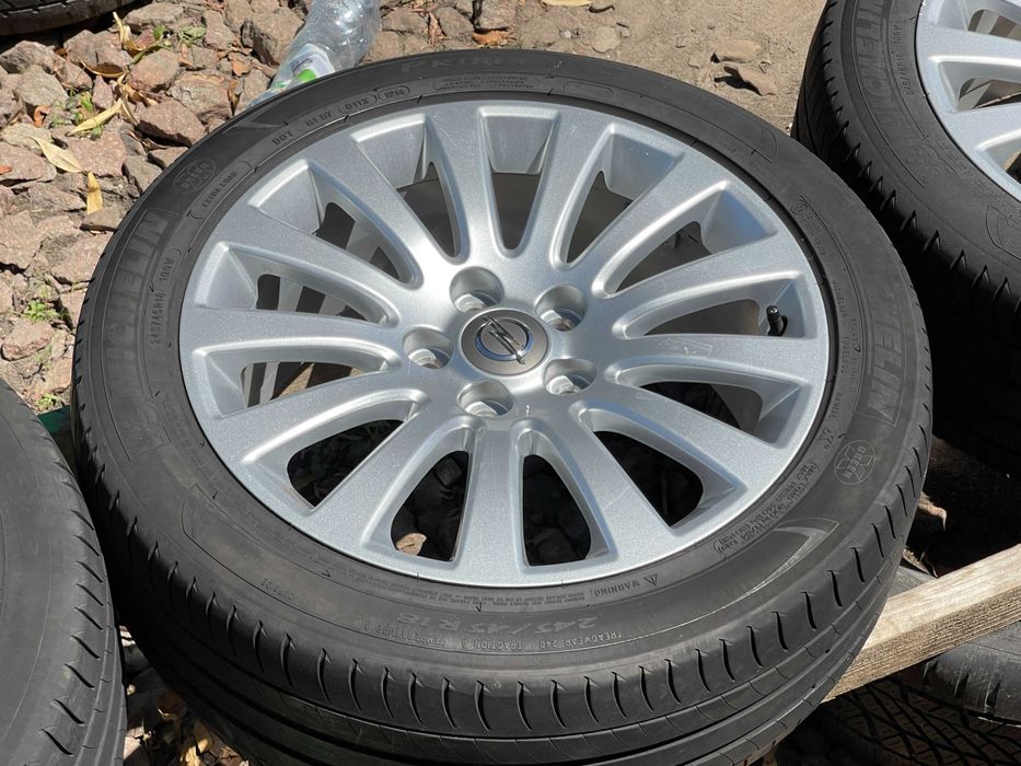 диски R18 8j ET42 5x120 dia67,1 +шини 245,45 R18 OPEL
