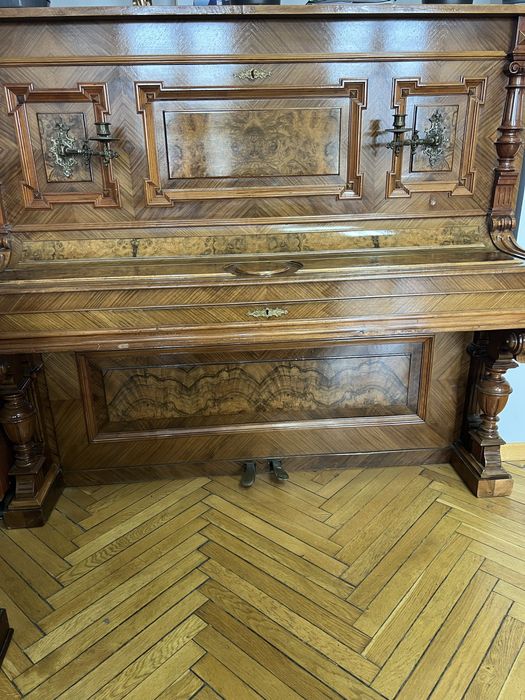 Zabytkowe pianino