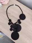 Efektowny naszyjnik w stylu boho awangardowy nowoczesny statement piec