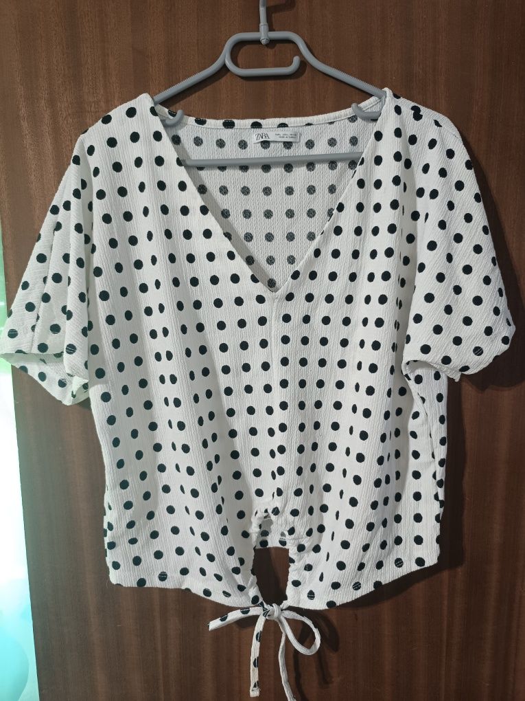 Blusa Polka-Dot Preta e Branca