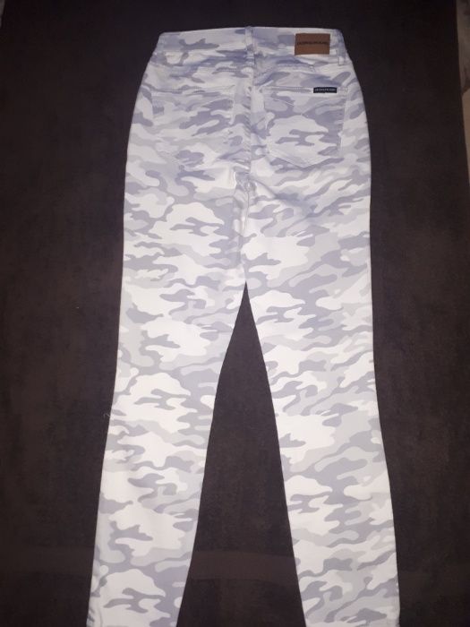 Spodnie nowe z metką Calvin Klein roz xs