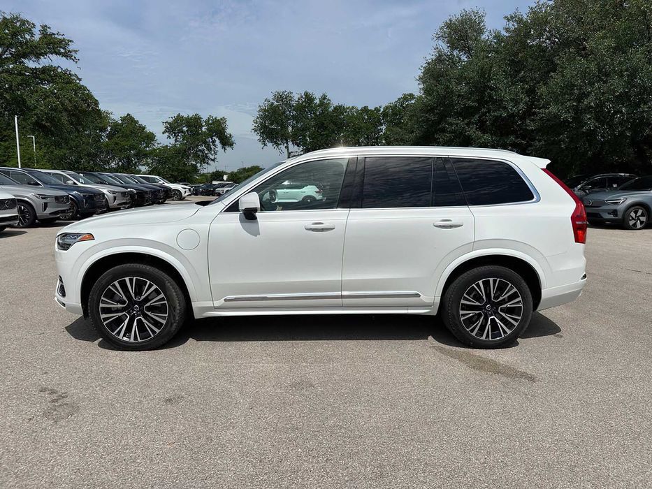 Volvo XC90 T8      2023
