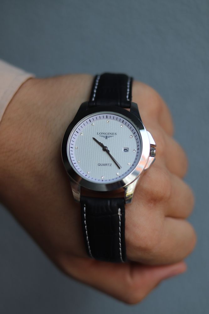 Мужские наручные часы LONGINES серебро/кожанный ремешок Черный/белый
