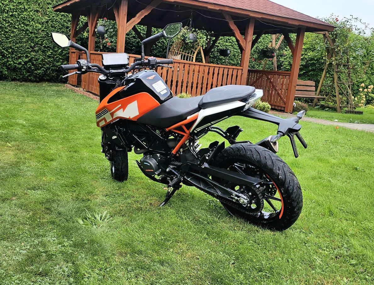 Piękny KTM DUKE 125ccm³ 2021r POLECAM !!!