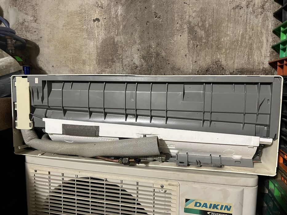 Кондиционер инвертор Daikin  RXG25E3V1B