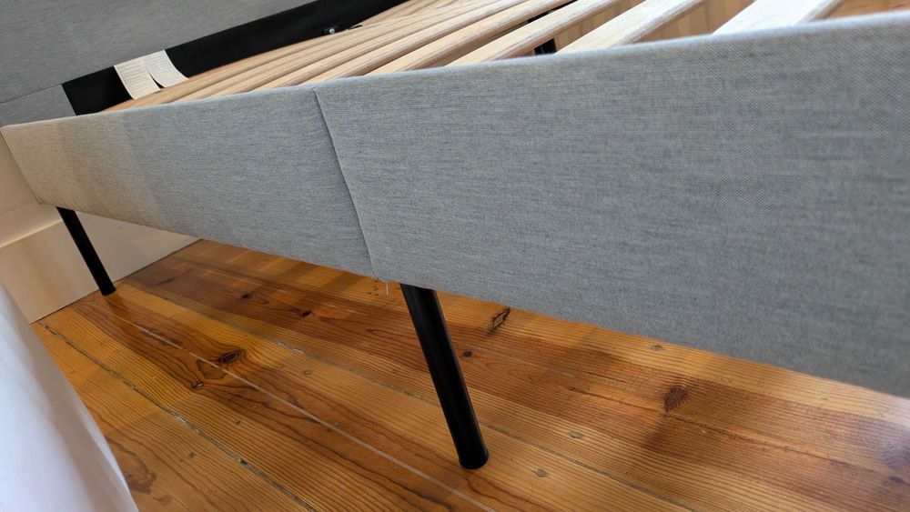 Cama casal IKEA Slattum 140 X 200